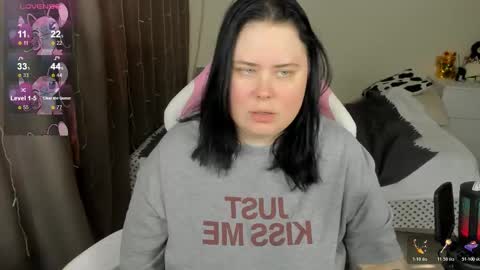 LinaBoo online show from 03/25/26, 09:59