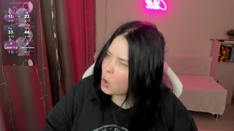 LinaBoo online show from 04/13/26, 06:08