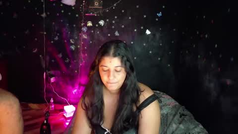 Snapshot of bellyjell chatting on 06/01/26, 04:52 Your New Girlfriend online show from 06/01/26, 04:52