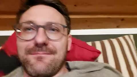 Snapshot of ben00189 chatting on 11/03/25, 05:36 ben00189 online show from 11/03/25, 05:36