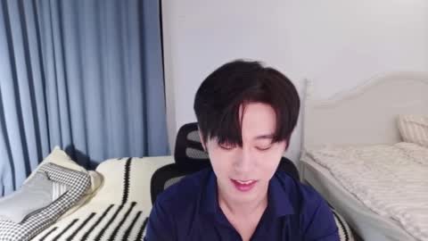 Snapshot of ben705676 chatting on 09/17/25, 02:30 Ben online show from 09/17/25, 02:30