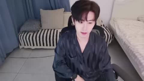 Snapshot of ben705676 chatting on 10/19/25, 02:07 Ben online show from 10/19/25, 02:07