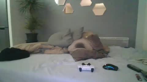 Snapshot of benbare13 chatting on 02/22/25, 05:35 benbare13 online show from 02/22/25, 05:35