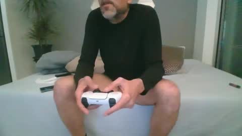 Snapshot of benbare13 chatting on 02/26/25, 06:32 benbare13 online show from 02/26/25, 06:32