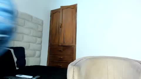    online show from 10/04/25, 09:13