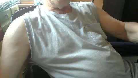 Snapshot of bendrinkin chatting on 05/25/26, 09:54 bendrinkin online show from 05/25/26, 09:54