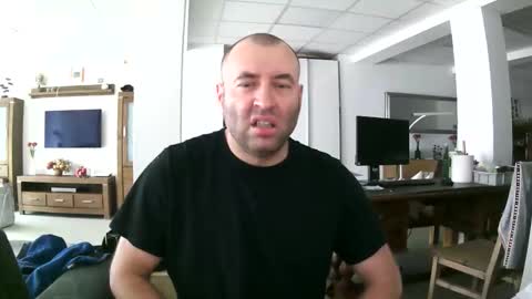 Robert  1984 online show from 05/07/26, 07:36