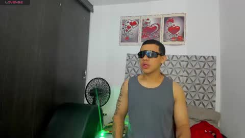 Snapshot of benjamin_lichx chatting on 06/08/26, 01:00 Benjamin online show from 06/08/26, 01:00
