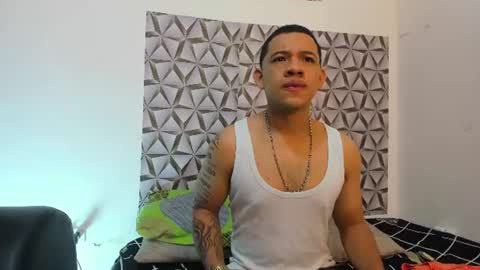 Snapshot of benjamin_lichx chatting on 06/12/26, 04:39 Benjamin online show from 06/12/26, 04:39