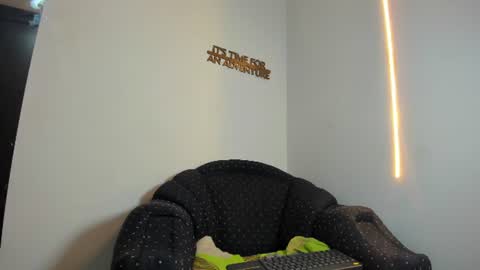 Snapshot of benjamin_lichx chatting on 07/11/26, 01:36 Benjamin online show from 07/11/26, 01:36