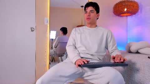 BENJAMIN online show from 07/12/26, 03:52