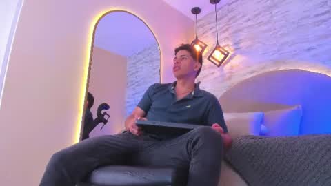 BENJAMIN online show from 07/28/26, 02:07