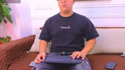 Snapshot of bennett_alejoo chatting on 05/27/26, 07:00 bennett_alejoo online show from 05/27/26, 07:00