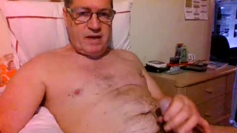 Snapshot of bennybutterfly007 chatting on 06/12/26, 05:12 bennybutterfly007 online show from 06/12/26, 05:12