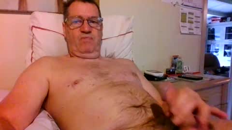 Snapshot of bennybutterfly007 chatting on 06/15/26, 08:05 bennybutterfly007 online show from 06/15/26, 08:05