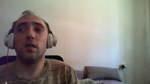 Snapshot of bentish chatting on 06/24/26, 09:52 bentish online show from 06/24/26, 09:52