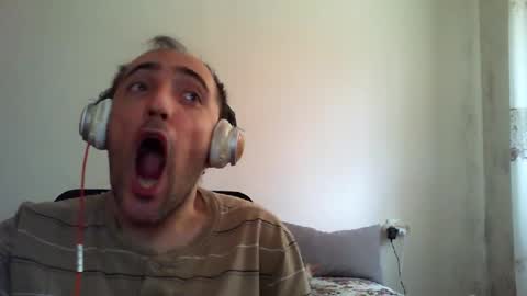 Snapshot of bentish chatting on 06/25/26, 06:40 bentish online show from 06/25/26, 06:40
