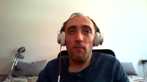 Snapshot of bentish chatting on 06/27/26, 07:35 bentish online show from 06/27/26, 07:35