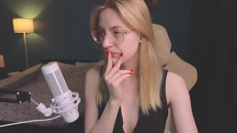 Snapshot of benty_bunny chatting on 12/05/24, 07:49 Alice online show from 12/05/24, 07:49