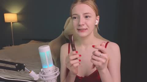 Snapshot of benty_bunny chatting on 12/16/24, 08:05 Alice online show from 12/16/24, 08:05