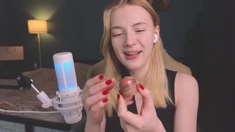 Snapshot of benty_bunny chatting on 01/14/25, 05:23 Alice online show from 01/14/25, 05:23