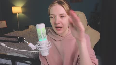 Snapshot of benty_bunny chatting on 01/24/25, 11:26 Alice online show from 01/24/25, 11:26