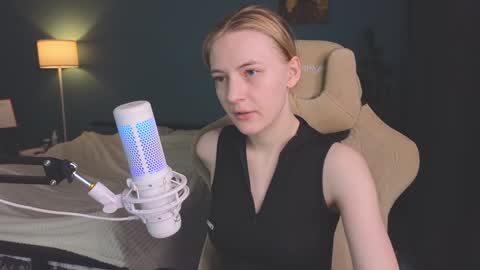 Snapshot of benty_bunny chatting on 01/29/25, 11:30 Alice online show from 01/29/25, 11:30