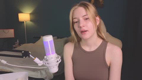 Snapshot of benty_bunny chatting on 02/01/25, 11:21 Alice online show from 02/01/25, 11:21