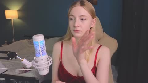 Snapshot of benty_bunny chatting on 02/05/25, 11:12 Alice online show from 02/05/25, 11:12