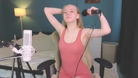 Snapshot of benty_bunny chatting on 02/26/25, 10:26 Alice online show from 02/26/25, 10:26