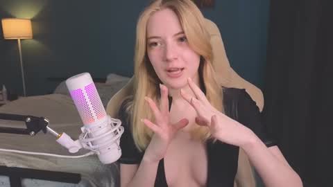 Snapshot of benty_bunny chatting on 03/12/25, 10:37 Alice online show from 03/12/25, 10:37