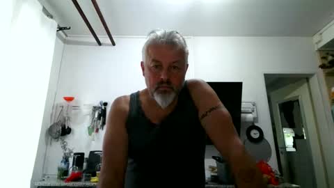 Snapshot of berg_boy chatting on 05/15/26, 02:13 Martin online show from 05/15/26, 02:13