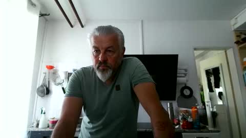 Snapshot of berg_boy chatting on 05/30/26, 08:55 Martin online show from 05/30/26, 08:55