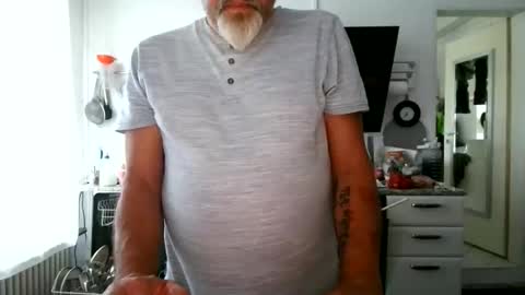 Snapshot of berg_boy chatting on 05/31/26, 04:36 Martin online show from 05/31/26, 04:36