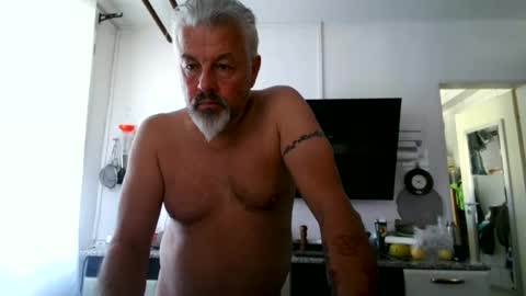 Snapshot of berg_boy chatting on 06/27/26, 08:08 Martin online show from 06/27/26, 08:08