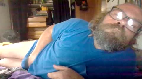 bergeeric1970 online show from 10/27/25, 09:41