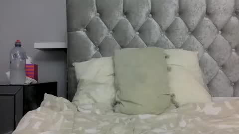 tixxie  online show from 12/15/24, 04:59