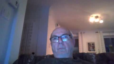 bernard1102 online show from 12/09/24, 11:36