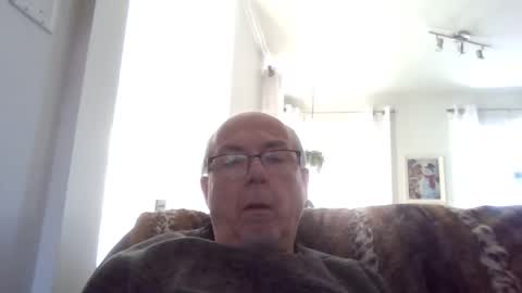 bernard1102 online show from 12/26/24, 05:30