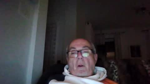 bernard1102 online show from 12/30/24, 03:47