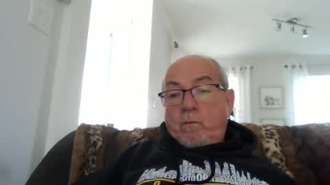 bernard1102 online show from 09/15/25, 12:27