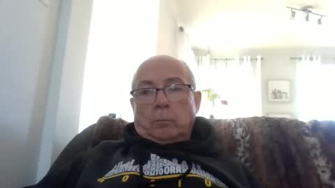 bernard1102 online show from 02/10/26, 02:43