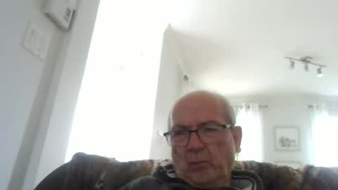 Snapshot of bernard1102 chatting on 06/20/26, 01:14 bernard1102 online show from 06/20/26, 01:14