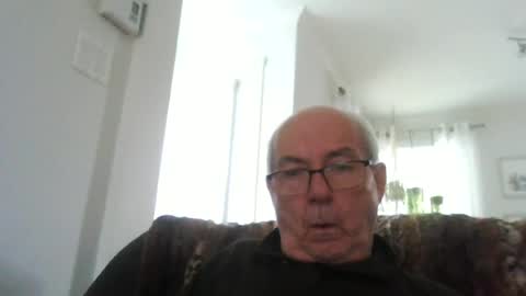 Snapshot of bernard1102 chatting on 06/21/26, 01:03 bernard1102 online show from 06/21/26, 01:03