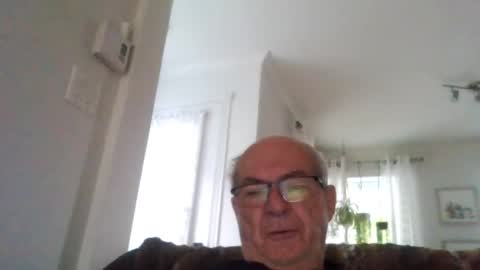 Snapshot of bernard1102 chatting on 06/30/26, 09:43 bernard1102 online show from 06/30/26, 09:43