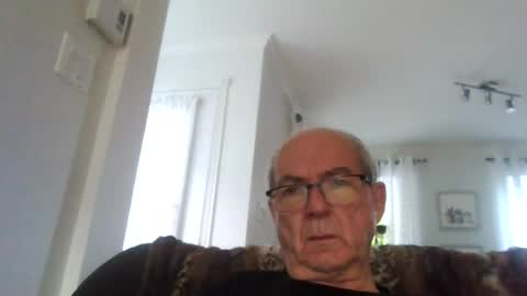Snapshot of bernard1102 chatting on 07/10/26, 10:40 bernard1102 online show from 07/10/26, 10:40