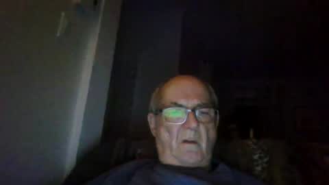 Snapshot of bernard1102 chatting on 07/11/26, 01:41 bernard1102 online show from 07/11/26, 01:41