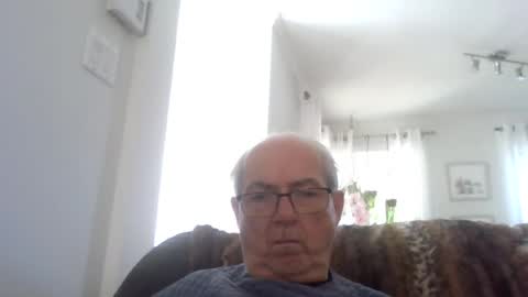 Snapshot of bernard1102 chatting on 07/11/26, 01:47 bernard1102 online show from 07/11/26, 01:47