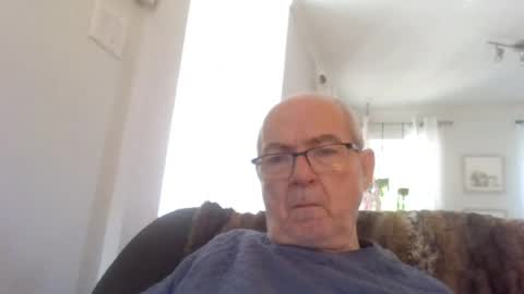 Snapshot of bernard1102 chatting on 07/15/26, 11:59 bernard1102 online show from 07/15/26, 11:59
