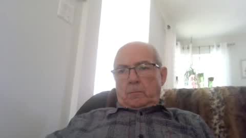 Snapshot of bernard1102 chatting on 07/18/26, 01:59 bernard1102 online show from 07/18/26, 01:59